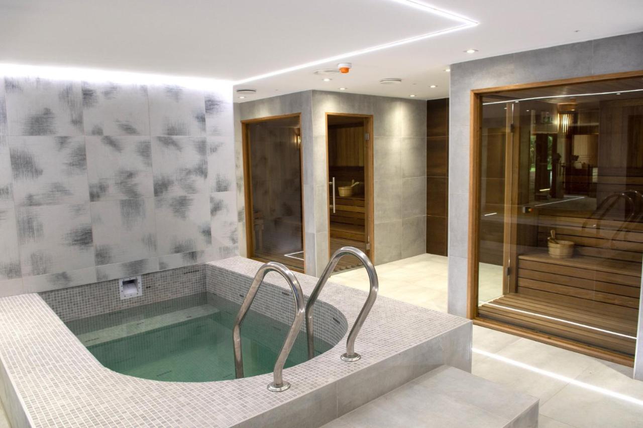 Mf Port Azur Wellness Apartments Siófok Esterno foto