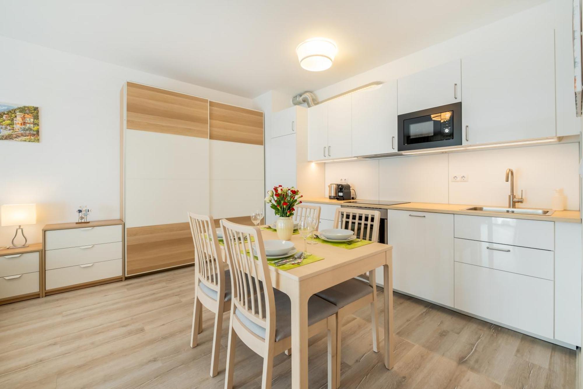 Mf Port Azur Wellness Apartments Siófok Esterno foto