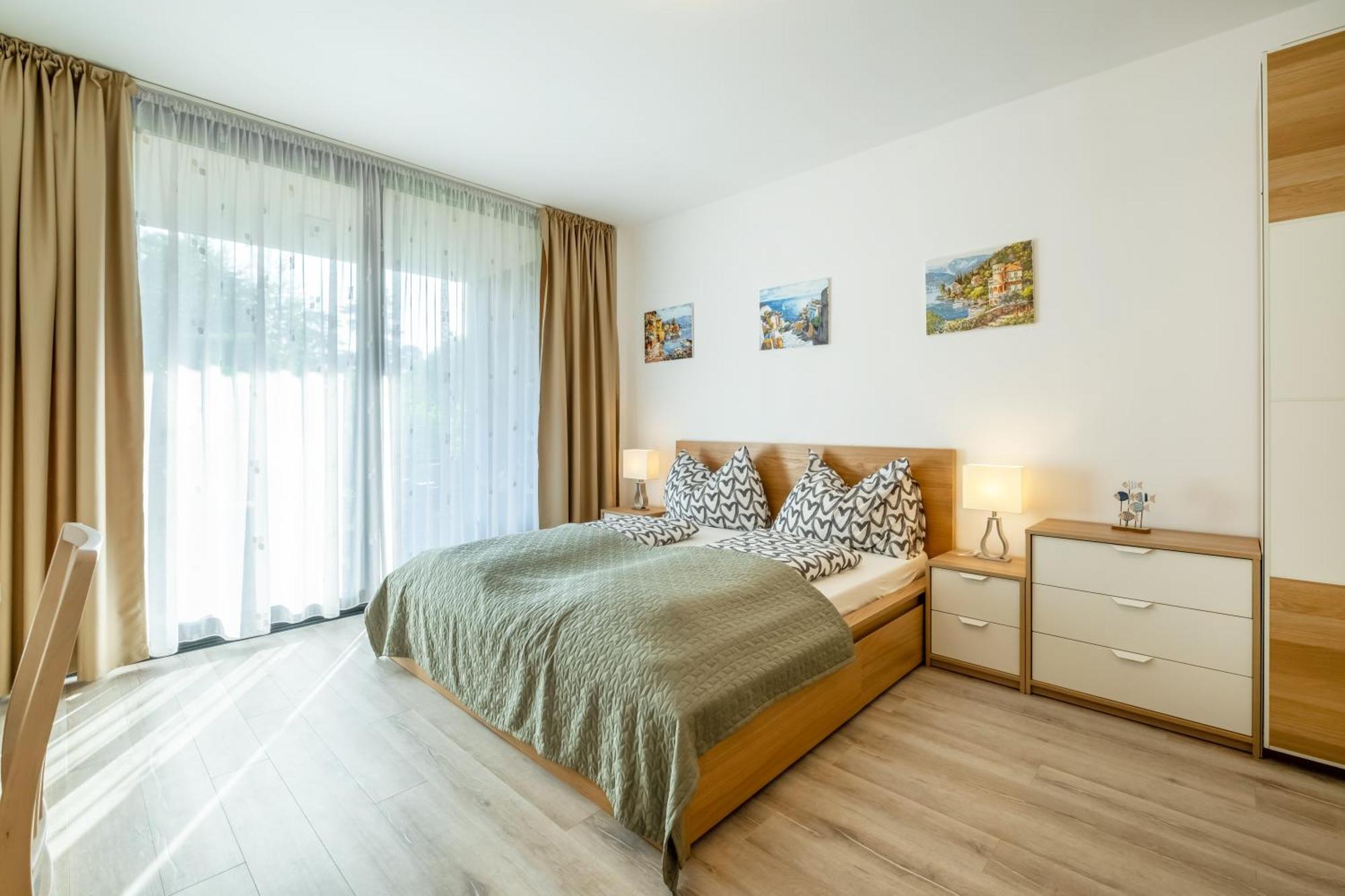 Mf Port Azur Wellness Apartments Siófok Esterno foto